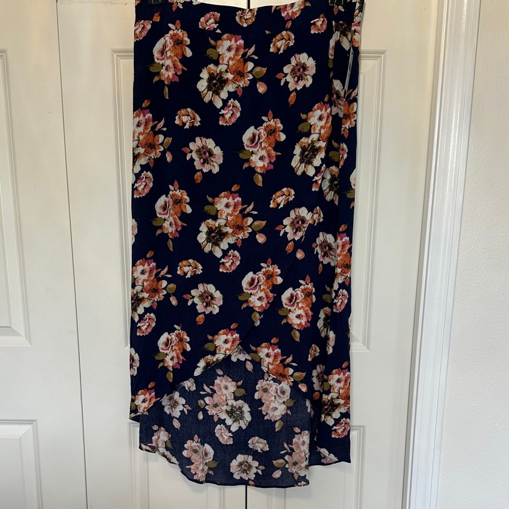 Alex High low skirt floral with blue background light weight all season NWT szXL